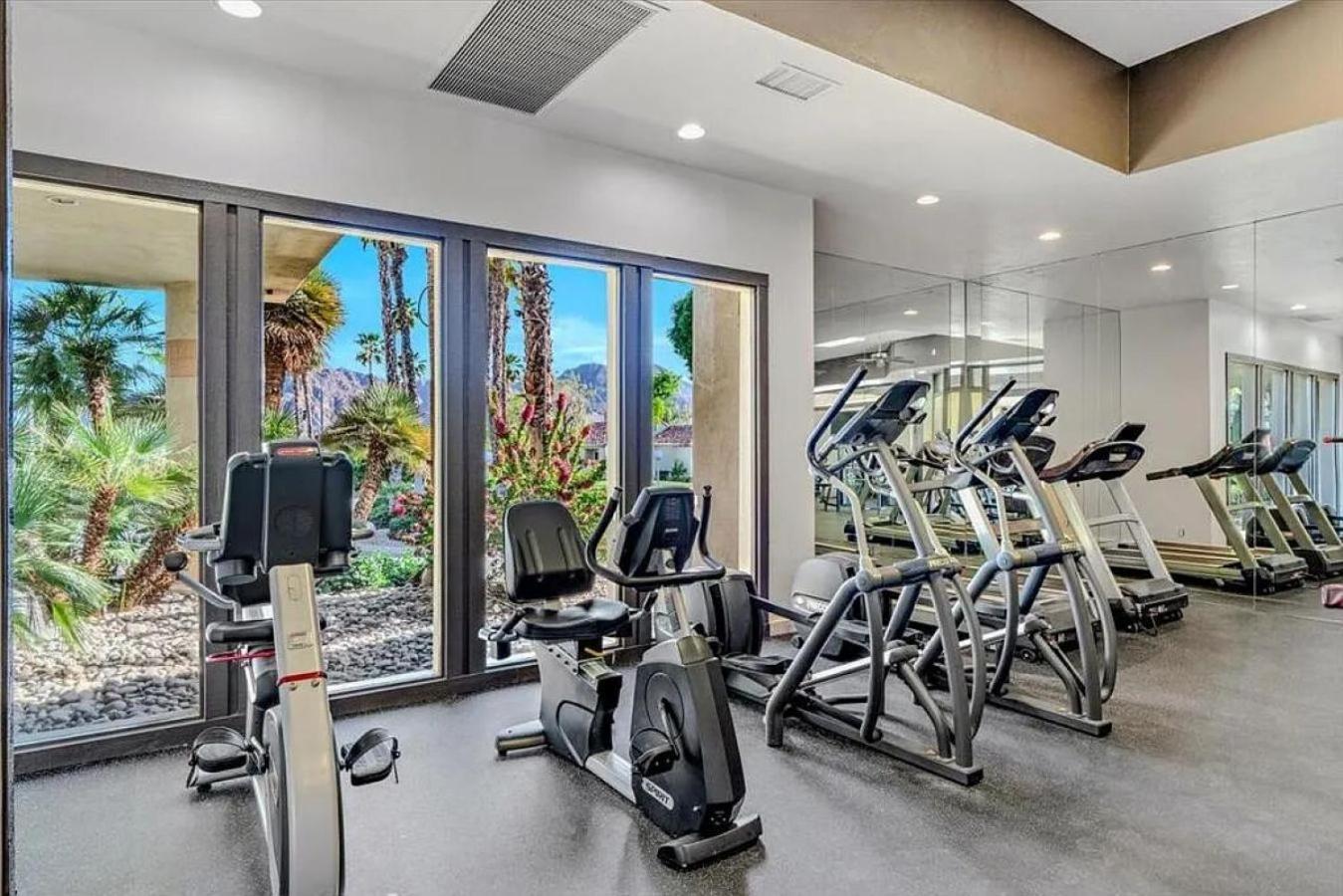 Desert Breezes Resort Palm Desert Exterior foto
